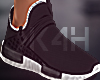 K: Black sneakers !