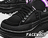 。black shoes