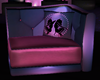 Deja Vu Cor. Couch Kiss