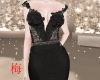 梅  glossy black gown