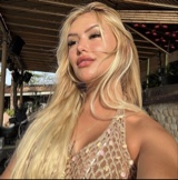Guest_livia39117633133