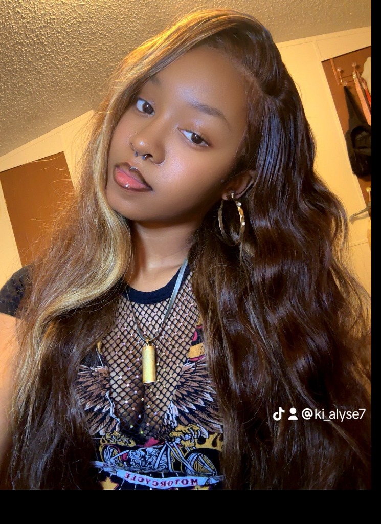 Guest_KianaAdams1