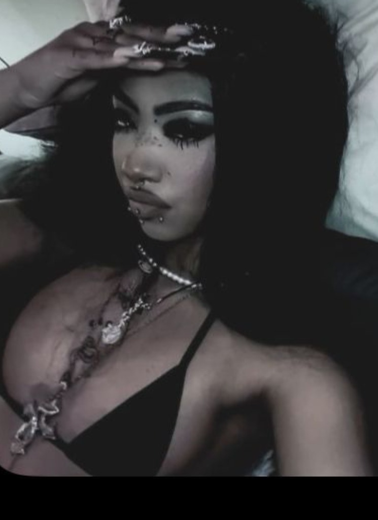 Guest_damagedredviolet6768